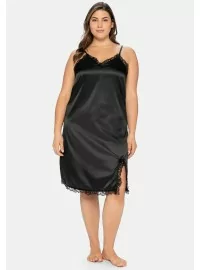 Vilinošs Sheego satīna naktskrekls