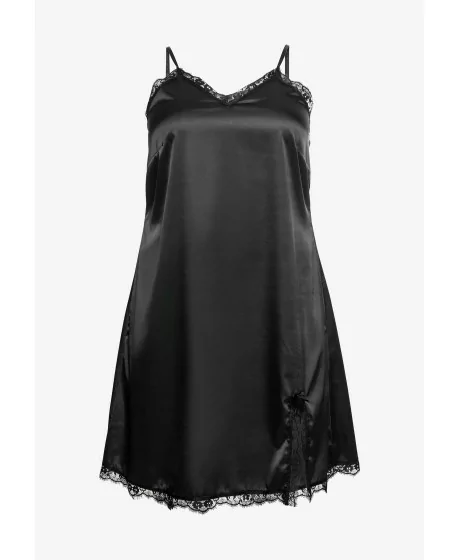 Vilinošs Sheego satīna naktskrekls